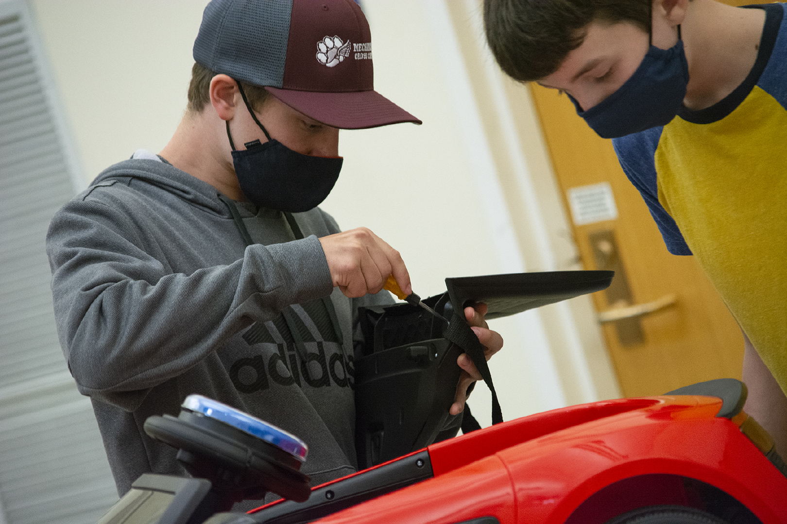 two students build car