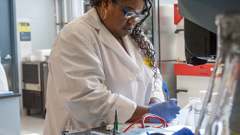 Era Smith works in the plant biology lab