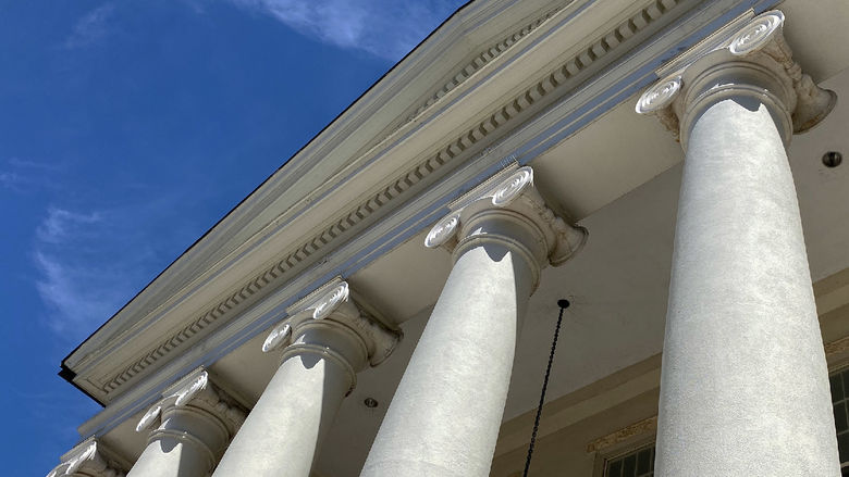 courthouse with columns