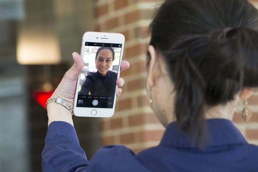 Dr. Chinintorn (Pom) Nakhata taking a selfie