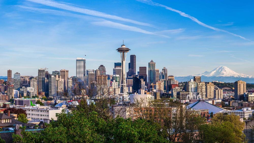 A panorama view of Seattle downtown skyline and Mt. Rainier 
